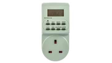 Electrical timer plug programmed electronically