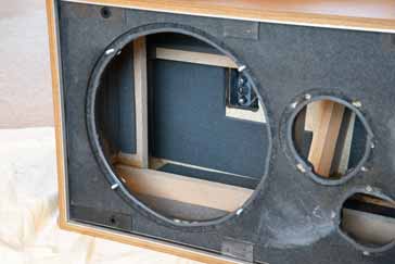 Magnum SL loudspeaker after the sound absorbent material and bracing added