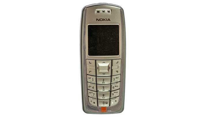 Nokia 3120 vintage mobile phoe - front view