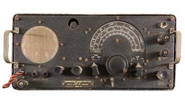 A Pye designed PCR portable communications receiver manufactured by Philips during WW2: vintage radio