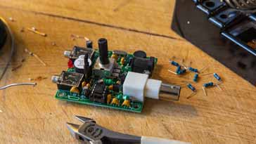 Constructing a low cost QRP transmceiver kit