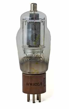 An 807 transmitting valve Image of an 807 valve normally used for transmitting applications - note the anode top cap connection